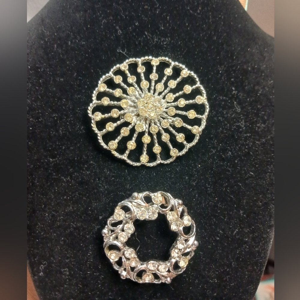 Vintage Rhinestone Brooch Lot, Round , 1.5 Inch, 2 Inches - Picture 4 of 9